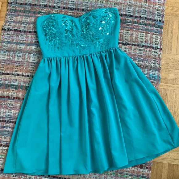 ModCloth Strapless Sweetheart Dress - Picture 5 of 8